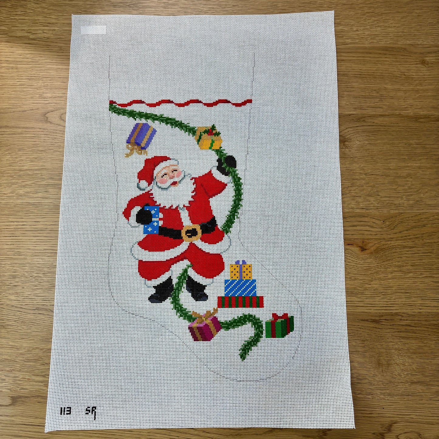 Santa with Garland and Presents, Stocking (TS)