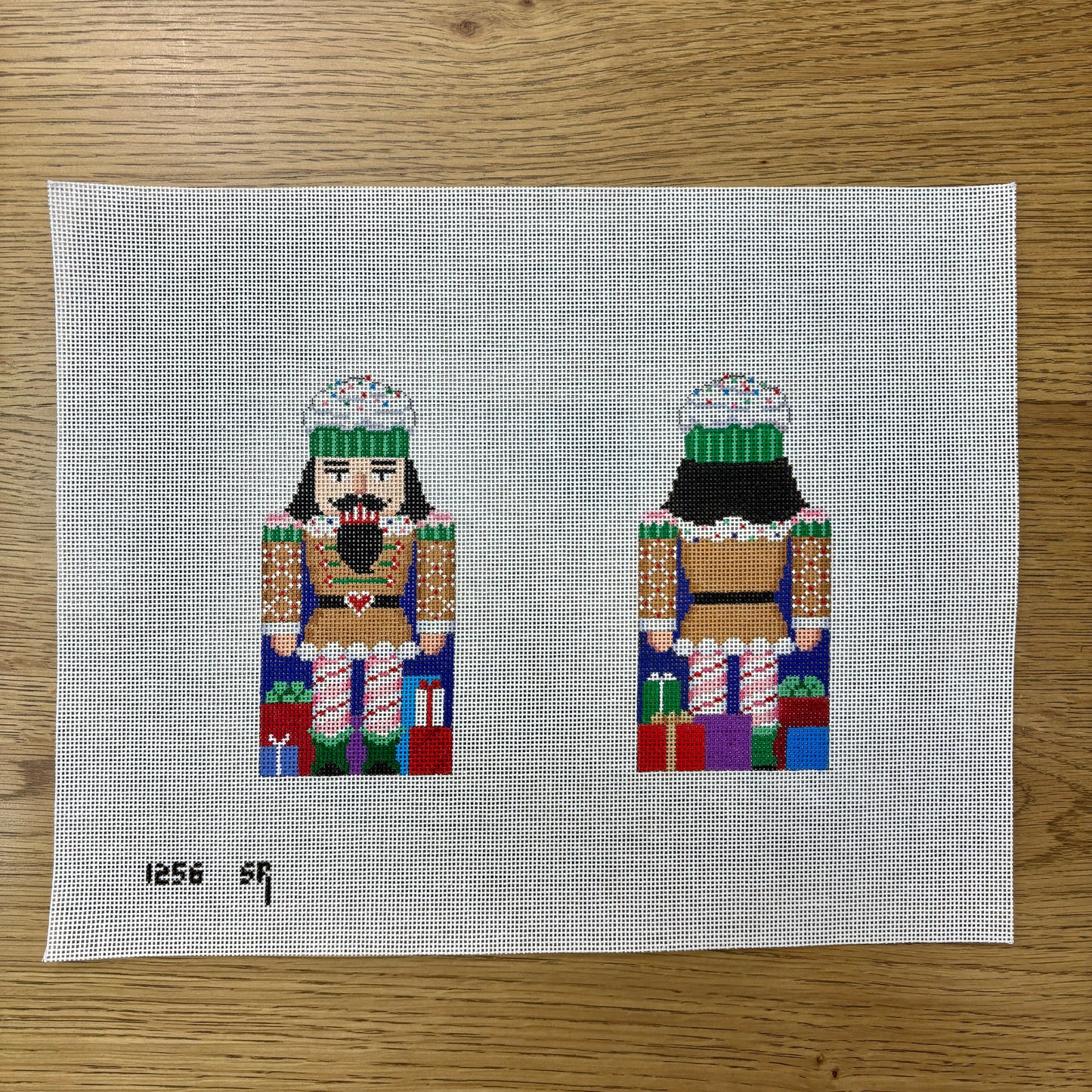 Gingerbread Nutcracker, 2 Sided - 18 mesh (TS)