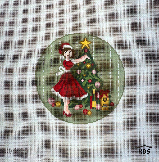 Betty Loves Bubbles-Trimming the Tree