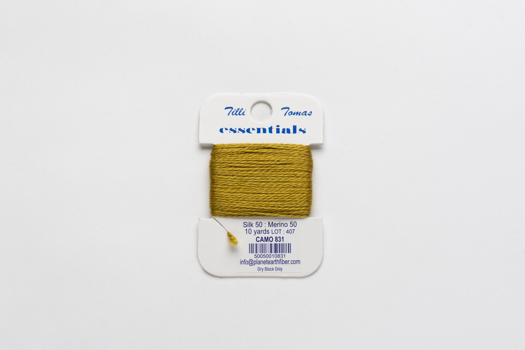 Essentials-831 Camo 10 yd card