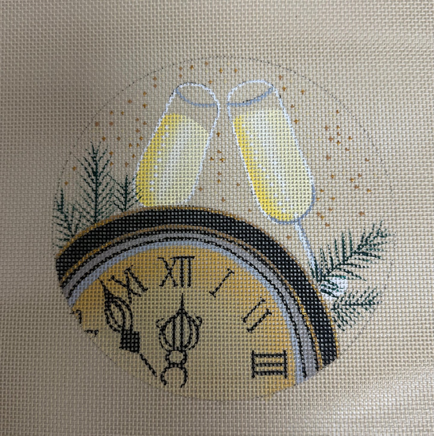 Fleur de Paris
Leigh # 7800
18 mesh
5" Round