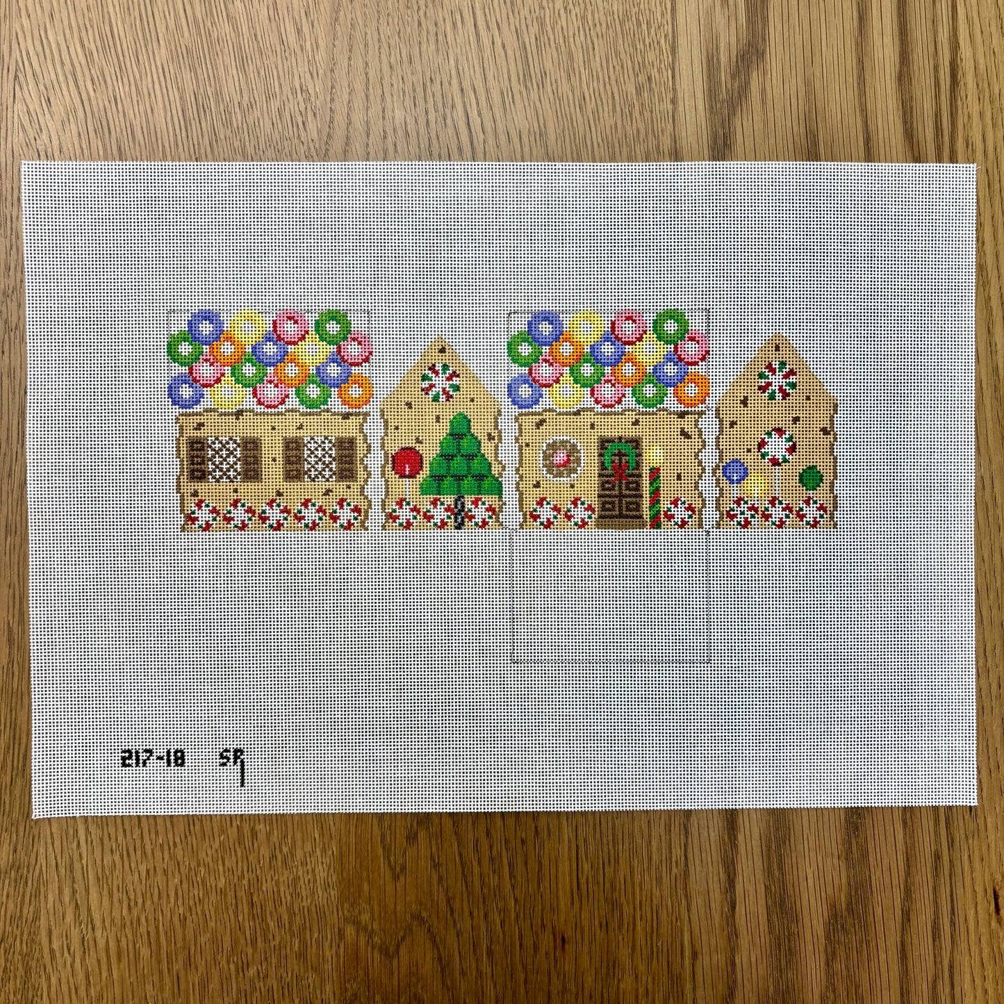 Chocolate Chip and Lifesavers, 3D Gingerbread House - 18 mesh (TS)