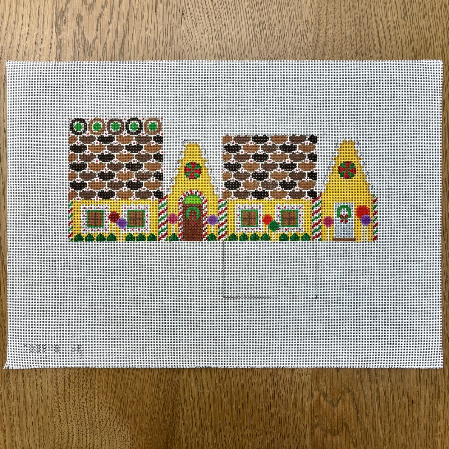 Butterscotch with Tri-Choc Wafers, 3D Gingerbread House - 18 mesh (TS)