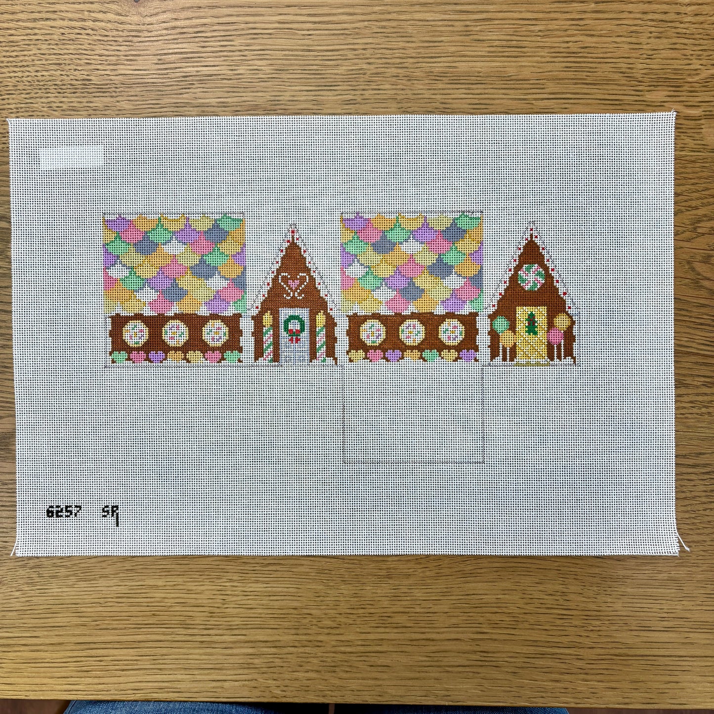 Neccos and Candy Heart, 3D Gingerbread House - 18 mesh (TS)