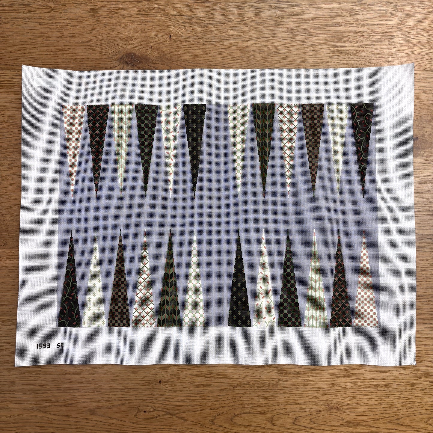 Patterned Points, Backgammon Board - 18 mesh (TS)