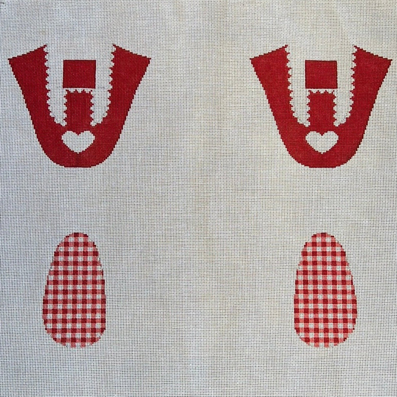 KW029 (TS) Heart Baby Booties (TS)