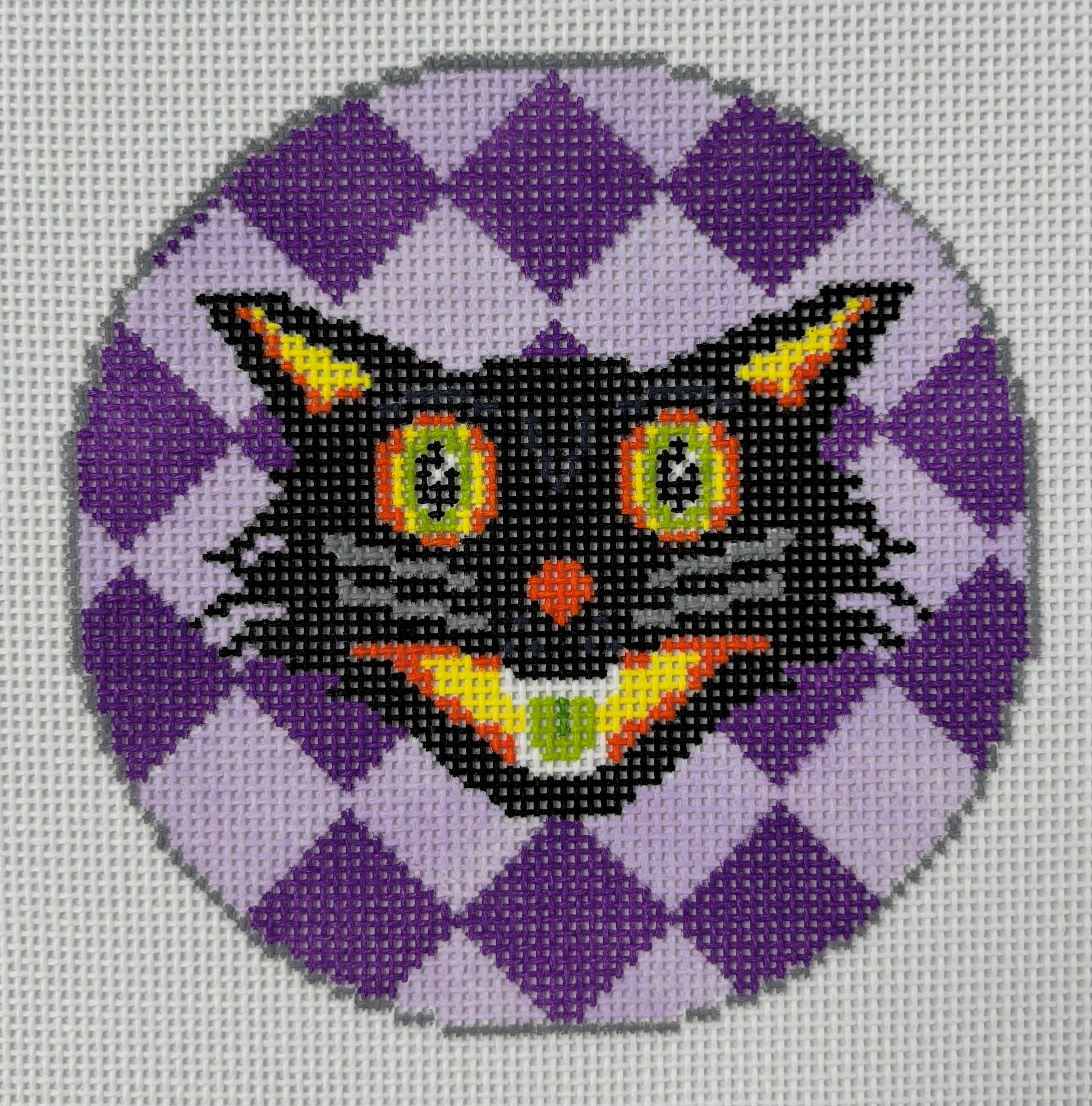 Mopsey Designs Needlepoint
Vintage Halloween Rounds
Cat MD.GHN-62