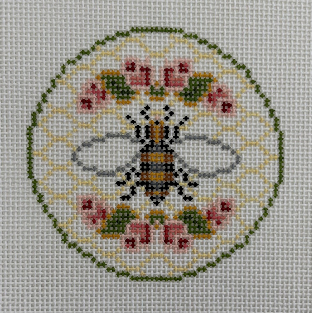 Canvasworks
Bee in Flowers
CO52