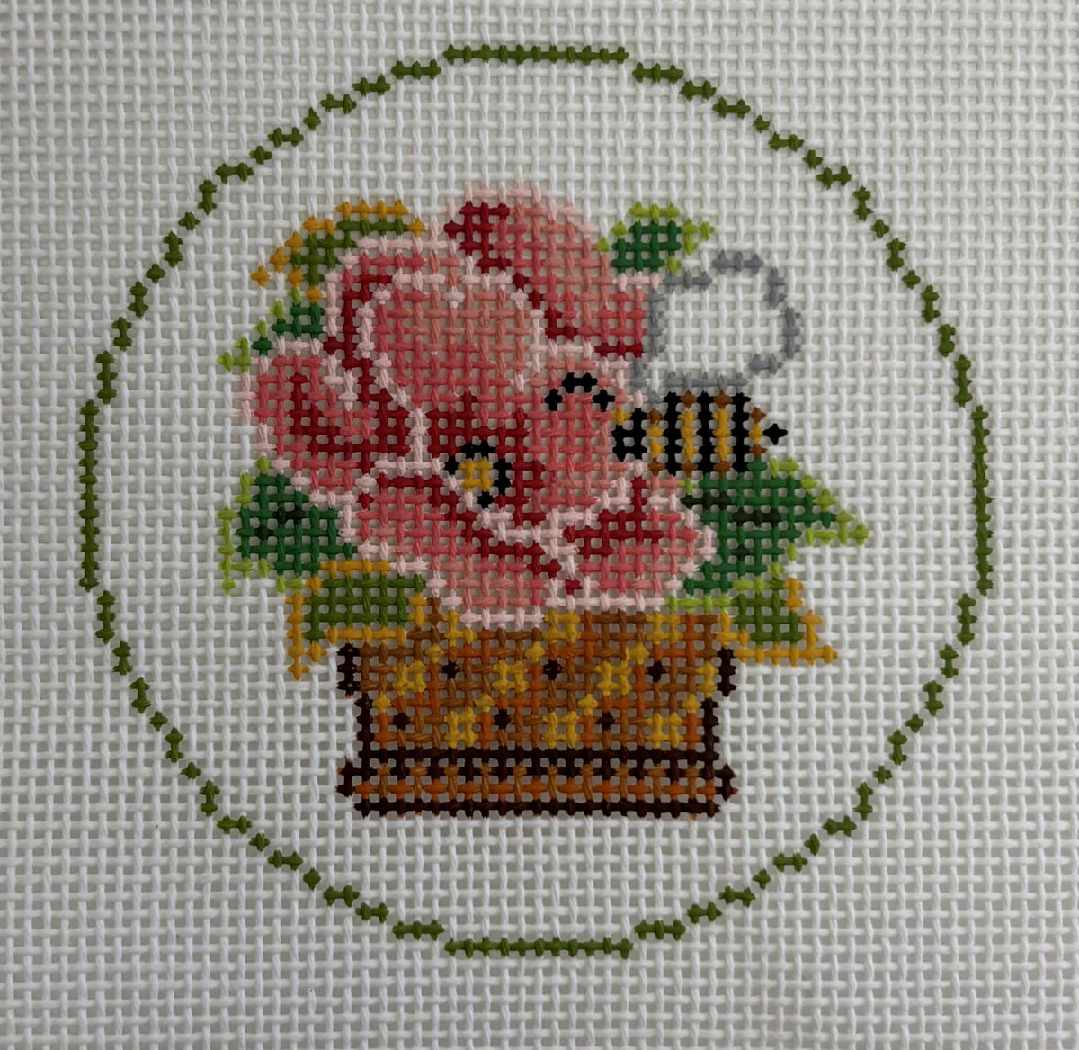 Canvasworks
Bee on Basket
CO53