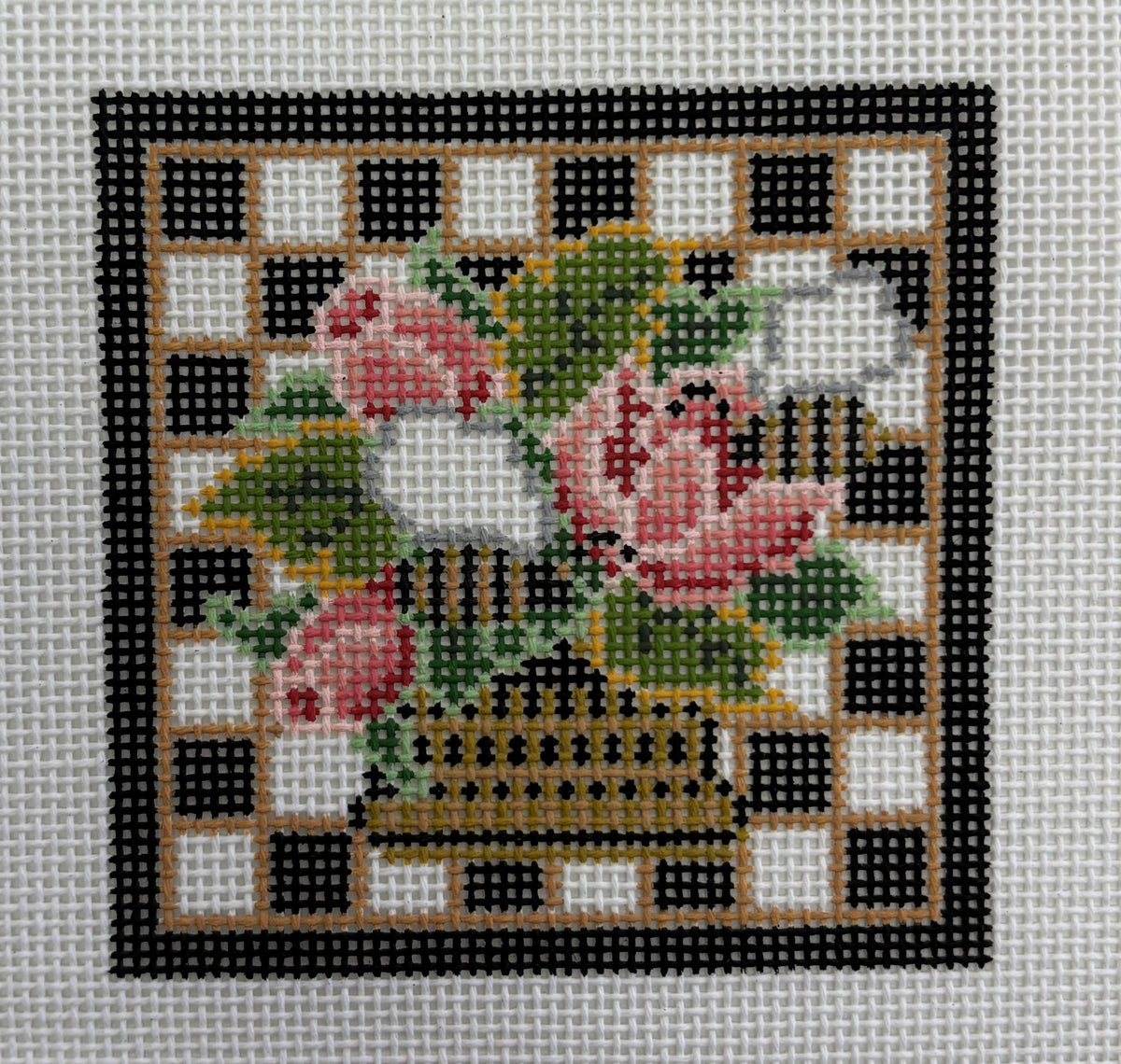 Canvasworks
Roses in Baskets Checkered Background
CO48