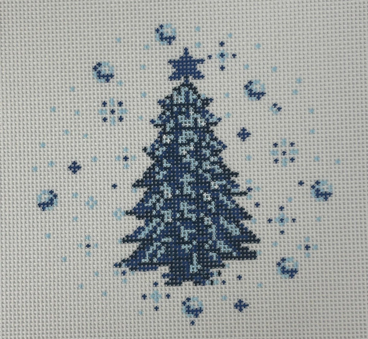Arden Gray

Blue and White Tree

AG-BWT