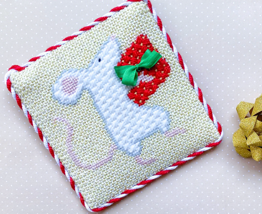 SS106 (TS) Mouse with Red Present