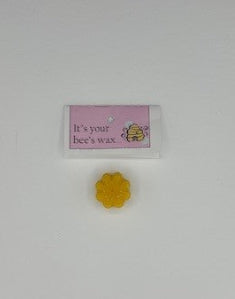 TheMeredithCollectionBee'sWaxUseto controlfrayingonmetallicthreads.