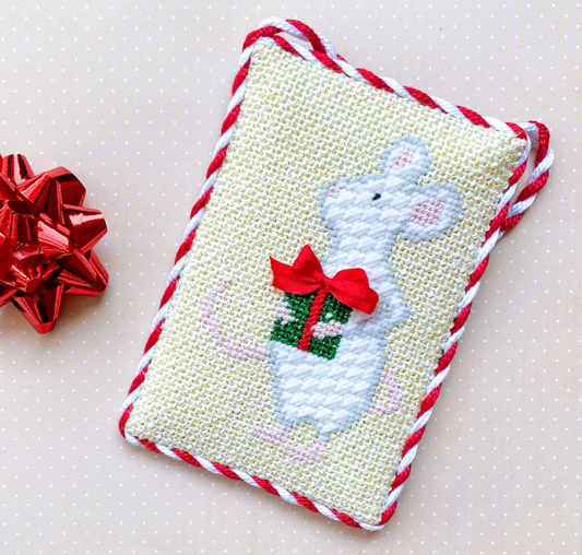 SS104 (TS) Christmas Mice Green present