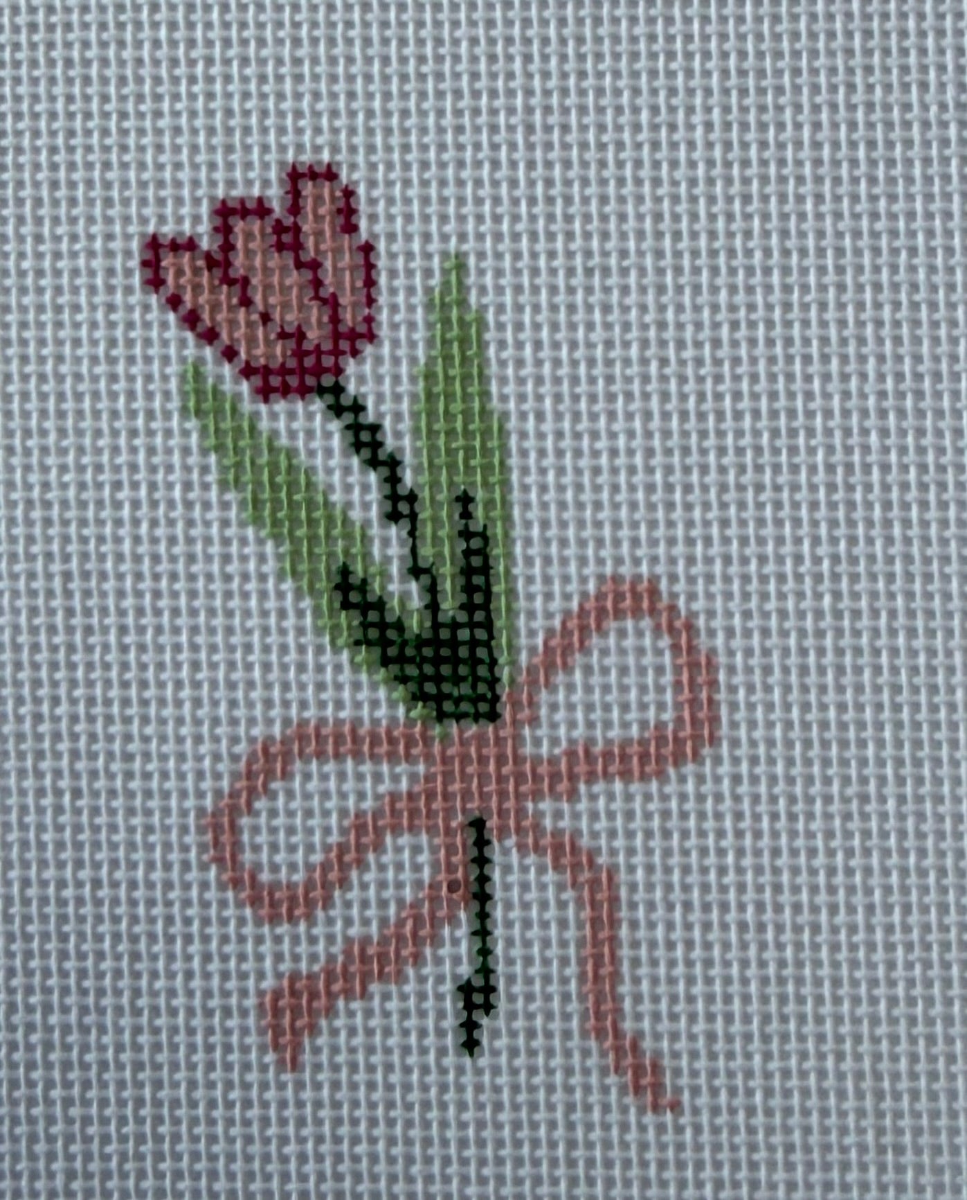 Sew Much Love
Tulip Stem w/ Bow
SML-06