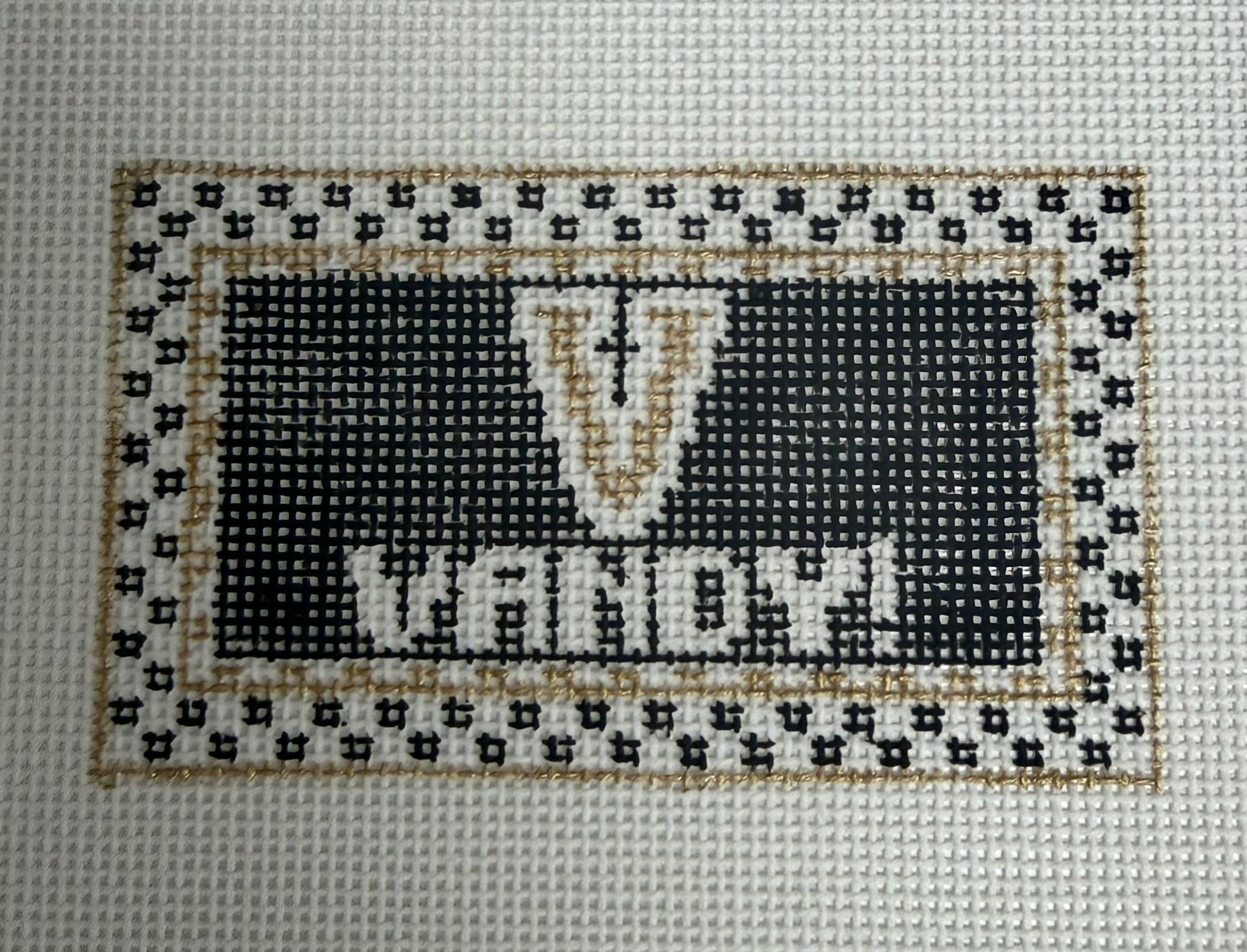 Kathy Schenkel Designs
Vanderbilt U Vandy!
TL-235A