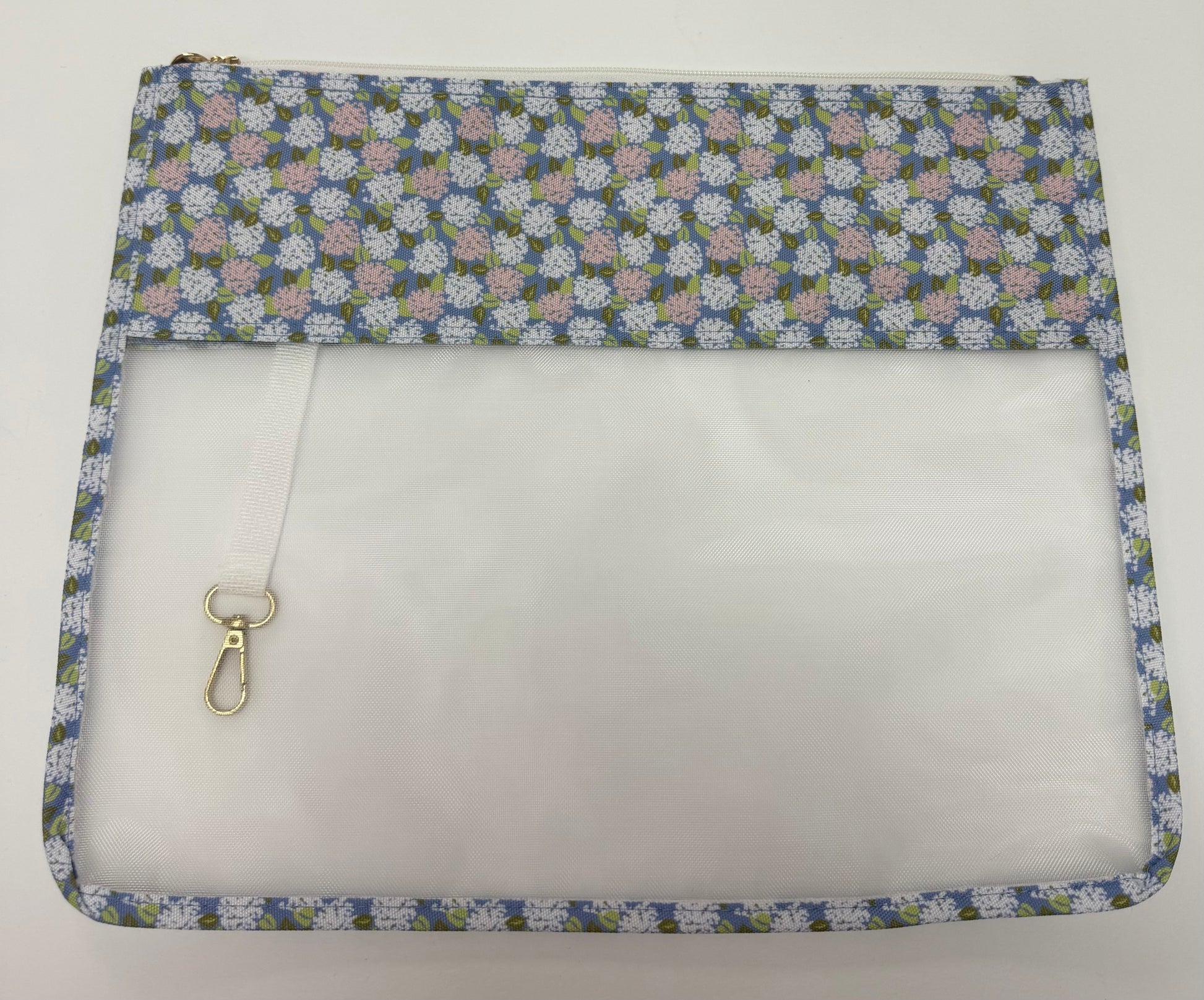 Officially Needlepoint
Mesh Project Bags
15 x 12