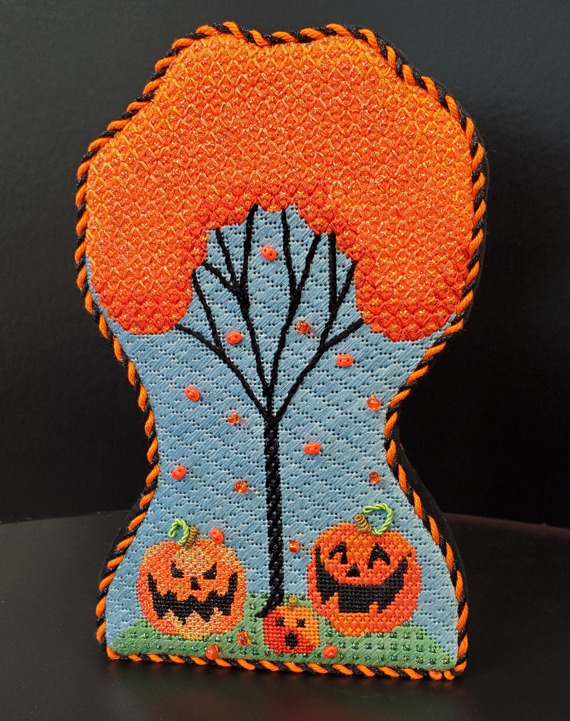 Rebecca Wood  Halloween Village Stitch Club Tree with Jack-O-Lanterns 
011-K