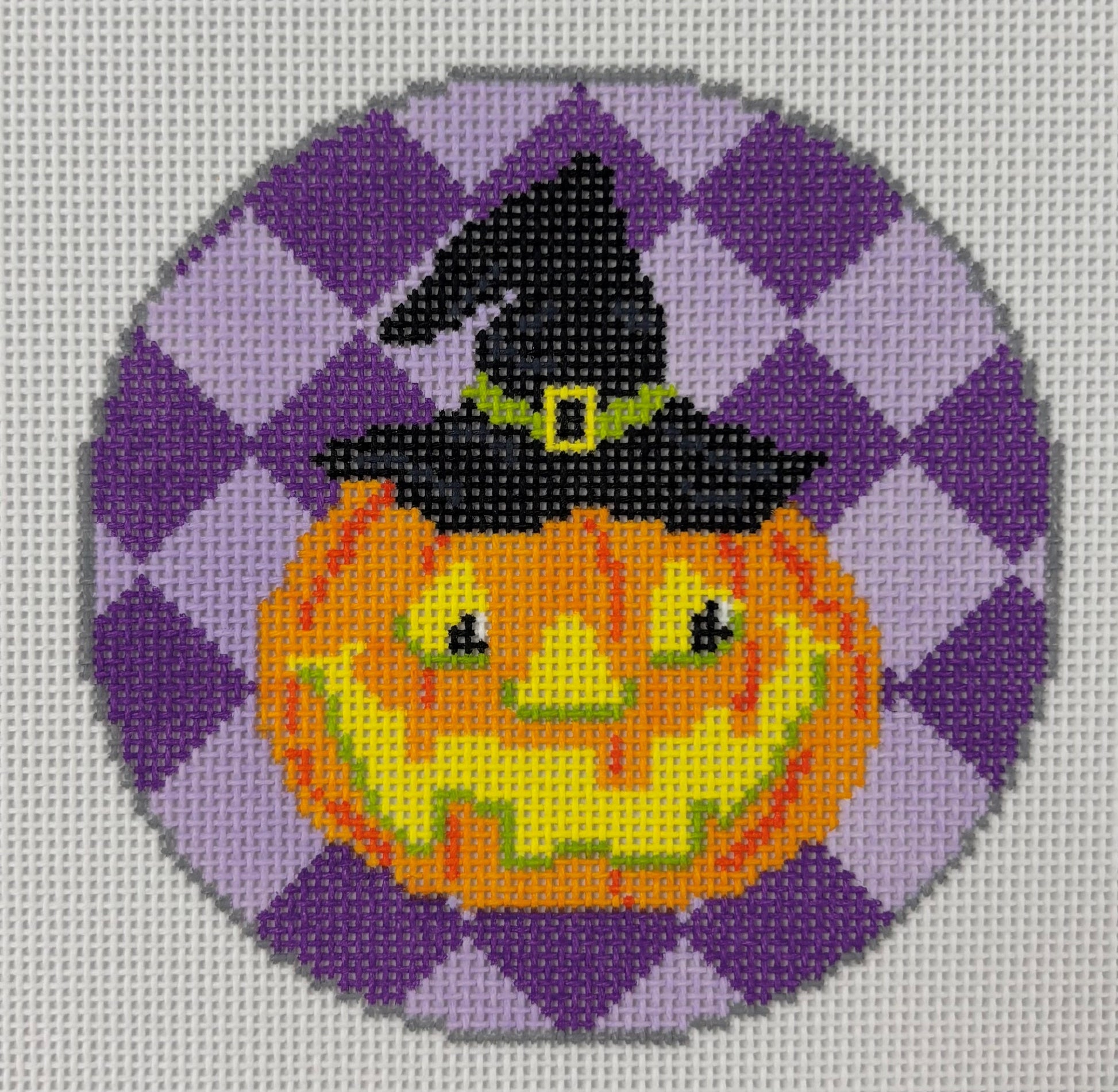 Mopsey Designs Needlepoint
Vintage Halloween Rounds
Pumpkin MD.GHN-59