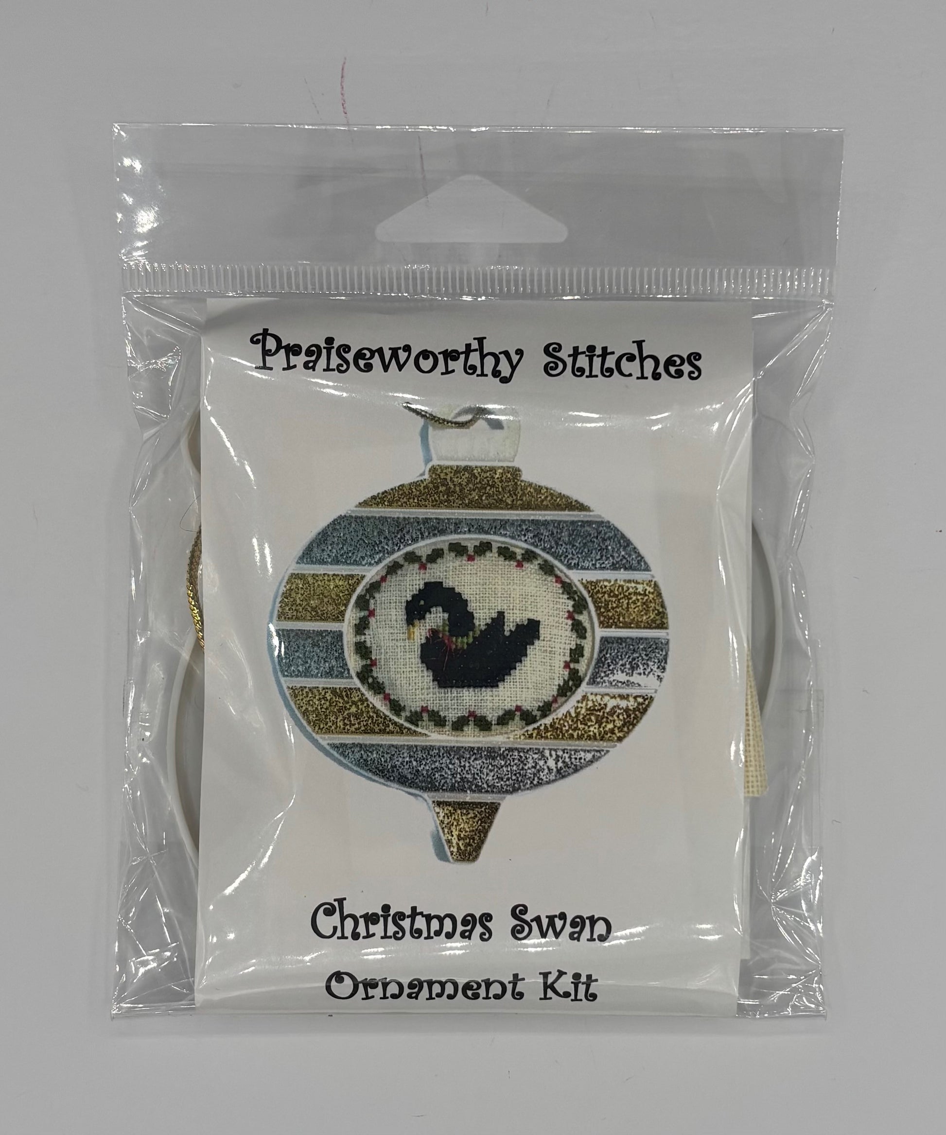 Praiseworthy Stitches
Christmas Swan Kit
Cswan2